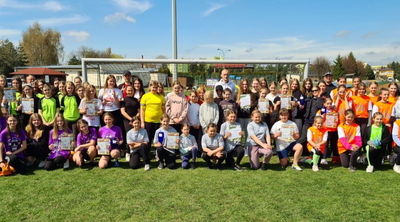 Piłka nożna ⚽️ dziewcząt – Powiatowe Igrzyska Dzieci oraz Igrzyska Młodzieży Szkolnej 2021/22